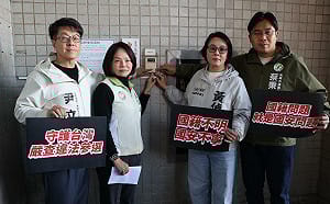  捍衛民主防線   民進黨新人議員參選人赴雄檢告發李貞秀