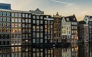 荷蘭「四天工作制」真的可行？高產值低工時模式面臨人口老化挑戰