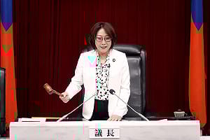 高雄市議會第4屆第10次臨時會閉幕    陳其邁盼府會持續為高雄努力   