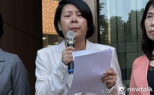 證明1999年就已除籍！李貞秀哽咽嗆：授權陸委會代辦棄國籍 