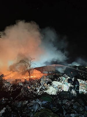 雲林褒忠資源回收場大火  嘉義彰化支援搶救