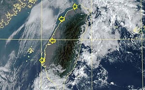 天氣晴朗仍有雲！西部有雲線、東北角藏小渦旋 鄭明典揭成因