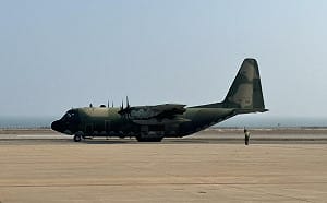 春節連假快結束了！金門機場湧返台人潮 國防部支援4軍機疏運