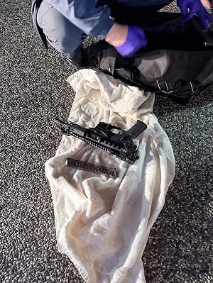 疑賭博糾紛引殺機！苗栗男初一連開13槍 遭警逮送辦