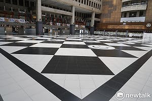 北車驚見持刀男　電眼拍下10公分利刃