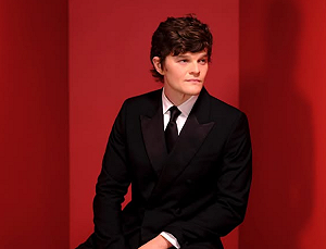 羅伯特阿拉馬約奪英國奧斯卡影帝！擊敗李奧納多、甜茶成大黑馬