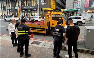 天價拖吊業者轉戰桃園市區   春節機車拖2公里遭索價5萬