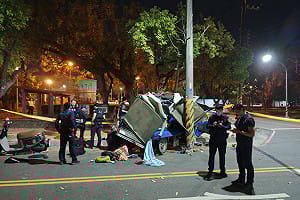 台南小貨車疑躲警攔查撞電桿　車上5童受傷送醫