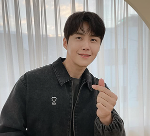 金宣虎「挺過逃稅風波」宣布復出！啟動亞洲巡迴6月來台