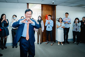 赴外交部各單位拜年  林佳龍肯定111駐外館處維護國家主權 