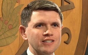 （影）紅州恐變藍州? 德州參議員選戰 塔拉里科爆紅 克羅克特民調領先