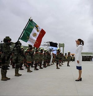 (影) 墨國掃毒動亂結束？ 辛鮑姆稱美軍未介入 大毒梟被活捉 疑押送中遭「滅口」