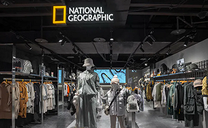 國家地理雜誌服飾爆肉搜客人爭議！品牌稱可供退換貨再遭女子反擊