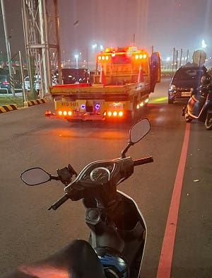 道路救援拖吊喊價10萬　蔣萬安轟趁火打劫：訂指引強化收費透明　 
