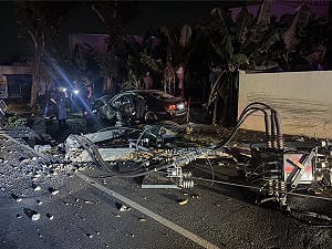 高雄毒駕拒檢狂飆！撞斷高壓電桿釀301戶停電 警依3罪嫌送辦