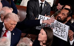 川普國情咨文遭狂噓! 72議員抵制、5大法官缺席 民主黨怒嗆「騙子」