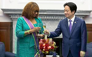 賴清德頒授「大綬景星勳章」  聖文森大使：台灣主權必須被保護