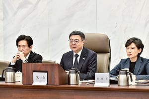 卓揆下令：政院各部會任何資料都不予提供李貞秀