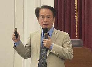 國安局曾警告陳儀深：出書印線民「可關7年」  蔡英文稱「我也不能下條子」