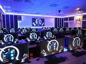 已故父母是東海化工班對 葉景睿概捐35萬美元催生AI PC教室 