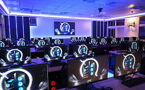 已故父母是東海化工班對 葉景睿概捐35萬美元催生AI PC教室 