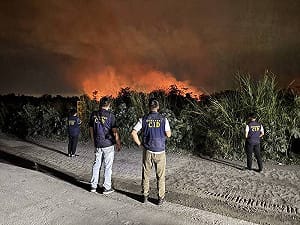 屏東九如堤防大火 市內飄黑雪！3男點火圍捕山豬釀禍被送辦