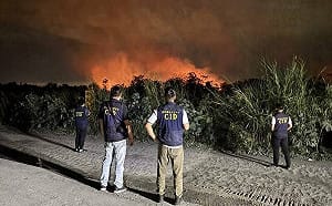 屏東九如堤防大火 市內飄黑雪！3男點火圍捕山豬釀禍被送辦