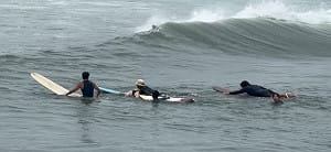 花蓮美崙溪出海口男子落水　衝浪客趕救援仍不治