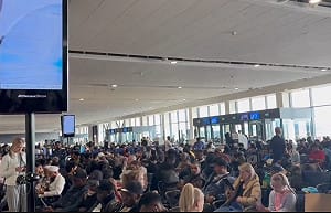 伊朗飛彈襲波灣報復美以　阿聯遭波及機場受損