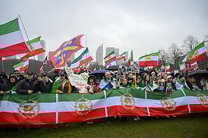 哈米尼傳遭擊斃　德黑蘭民眾歡呼海外伊朗人憂喜參半