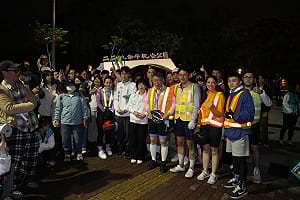 21小時46分完成一日北高！ 柯文哲曝黃國昌騎到抽筋仍完賽「總是這麼拚」