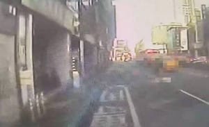 桃園車站商圈驚傳墜樓！女子送醫不治  警尋獲遺留身分證件