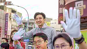 陪青年世代站路口拼初選    邱議瑩：前鎮小港唯一支持林浤澤