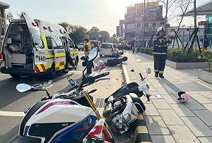 桃園男癲癇發作撞4機車！影片曝光網痛批：癲癇不該有駕照