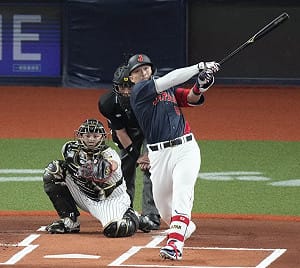 鈴木誠也為日本轟下熱身賽勝利　大谷翔平手感冷