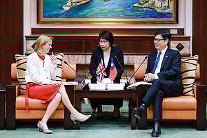 英國在台代表再訪高    陳其邁：共同推動經貿及智慧城市合作