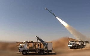 伊朗宣布「重擊」美軍驅逐艦! 稱卡德爾-380導彈立功 美艦甲板燃起大火