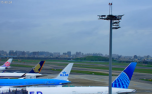 直播現場》首班「杜拜返台航班」即將降落！即時影像見證感動瞬間