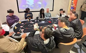 桃園德州撲克賭場藏民宅！中壢警查獲13人 扣百萬現金籌碼