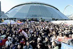 東京巨蛋變台北大巨蛋！千人湧東蛋前拍照 台灣WBC首戰能否四萬觀眾入場今將揭曉
