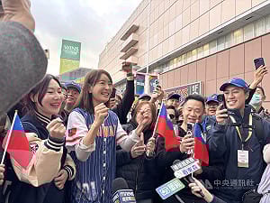 WBC台日戰  賈永婕現身應援、日球迷喊「12強雪恥」