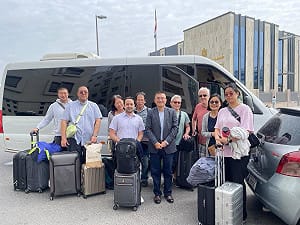 外交部持續協助滯留中東國人離境　11人自杜拜陸路赴阿曼轉機