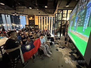 WBC熱潮Team Taiwan響徹星國  台僑跨海力挺