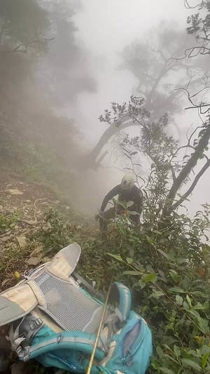 高山協作北大武山墜谷亡　屏東搜救人員接力背下山