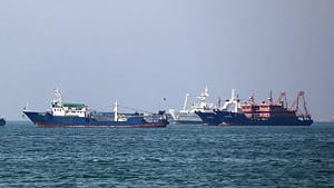 我們都是「中國船」! 千船被困荷姆茲 為求安全通過 至少10艘突「改幟」