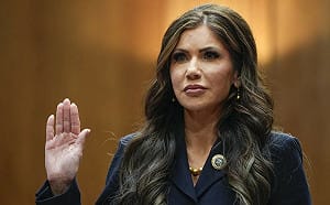 她演講到一半就傳出被撤職! 涉揮霍預算、國會偽證 川普突換國土安全部長
