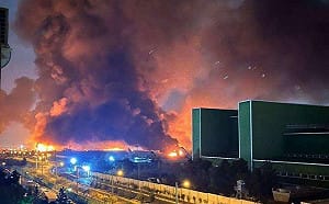 (影) 美以深夜轟炸！德黑蘭機場陷入火海 伊20年地下飛彈基地大爆炸