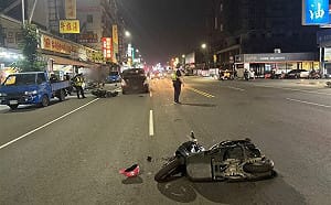 高雄毒駕男街頭暴衝追撞2機車釀1死2傷 車內搜出喪屍煙彈上銬送辦