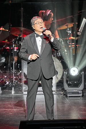 楊烈《自由之地》巡演台北起跑！父女對唱、「組曲接龍」展現神級唱功