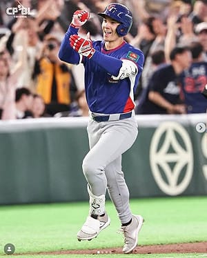 台韓大戰得分關鍵！費仔開轟「大聯盟強投」全場沸騰  表態願再替台灣出戰